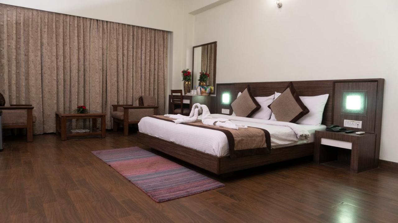 Mg Regency Hotel Baddi Exterior foto
