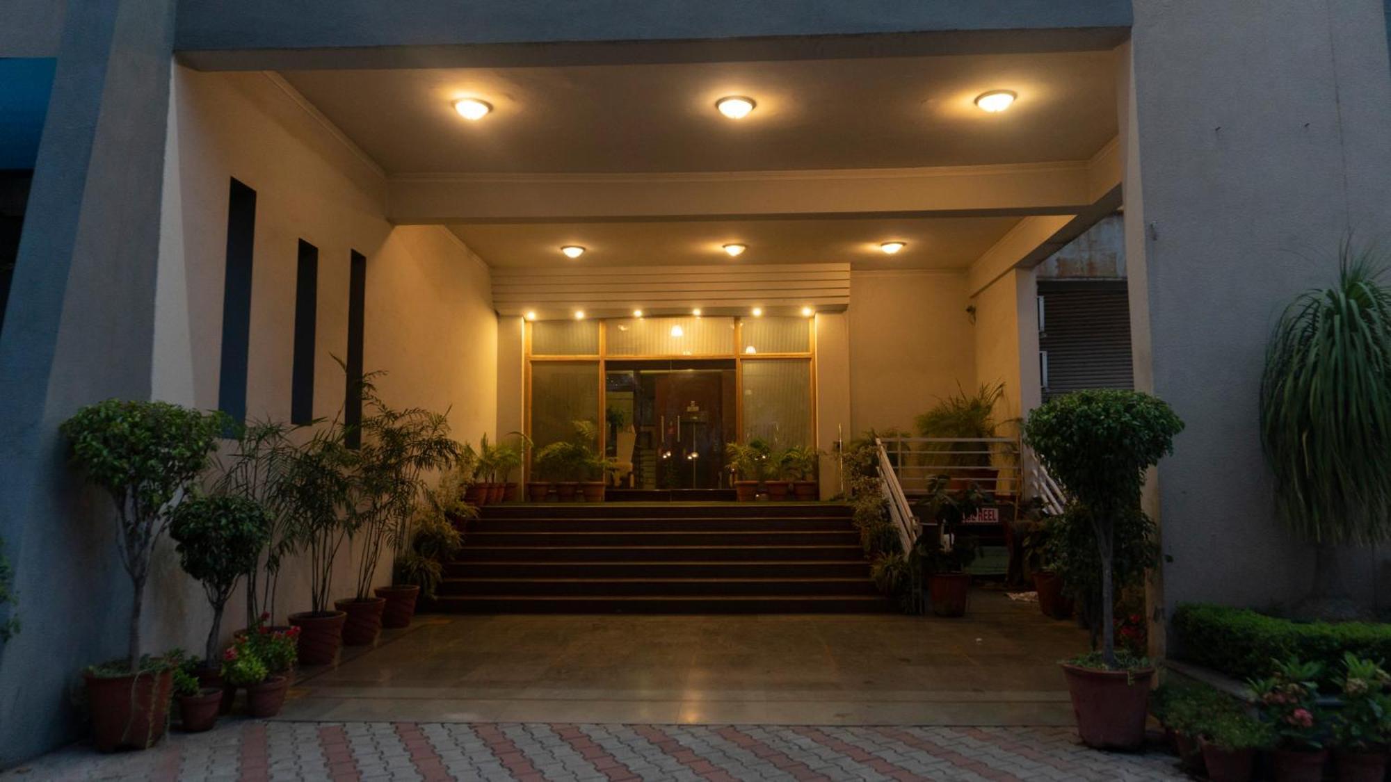 Mg Regency Hotel Baddi Exterior foto
